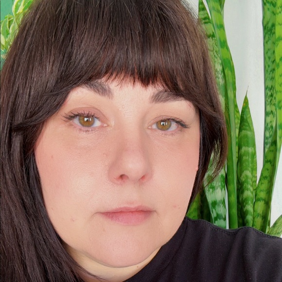 Meet your Posher, Amber - Picture 1 of 1